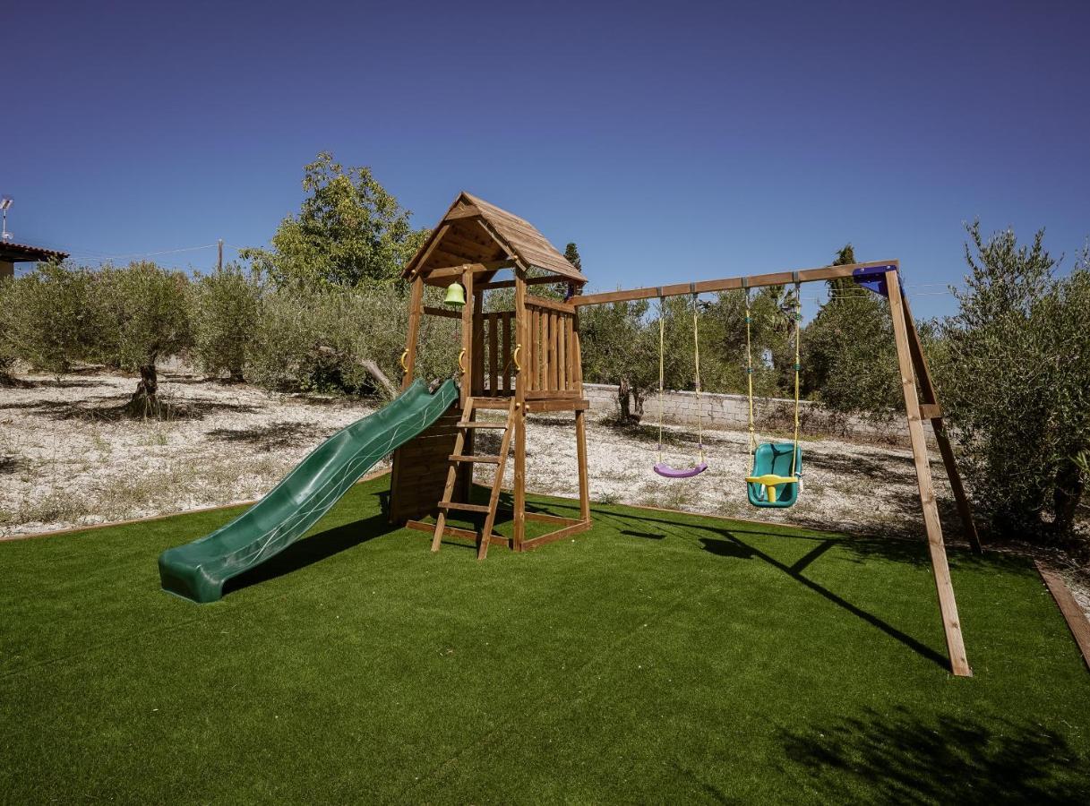Lefkothea Villas With Large Pool, Bbq & Playground Adelianos Kampos Exterior photo