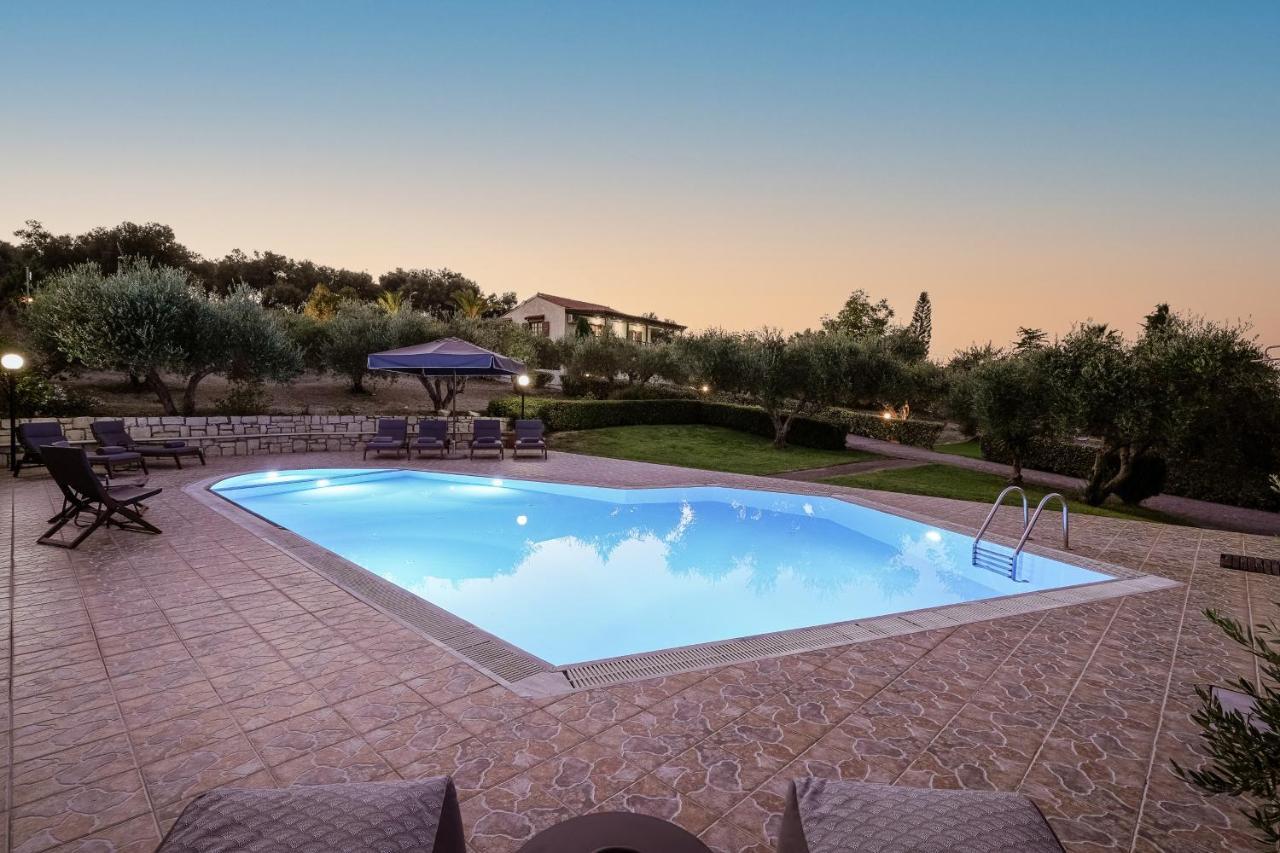 Lefkothea Villas With Large Pool, Bbq & Playground Adelianos Kampos Exterior photo