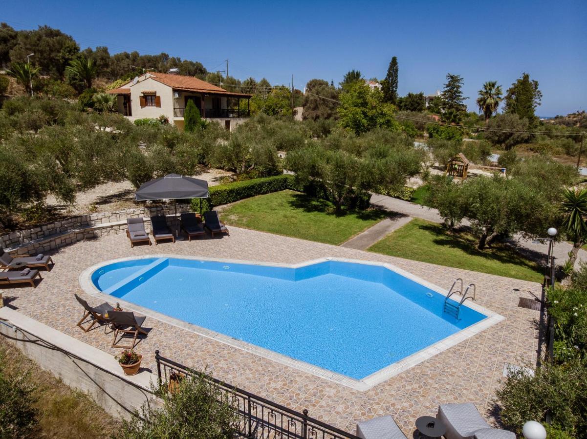 Lefkothea Villas With Large Pool, Bbq & Playground Adelianos Kampos Exterior photo