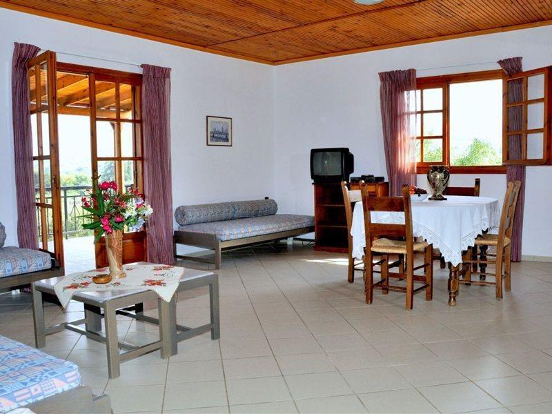 Lefkothea Villas With Large Pool, Bbq & Playground Adelianos Kampos Exterior photo