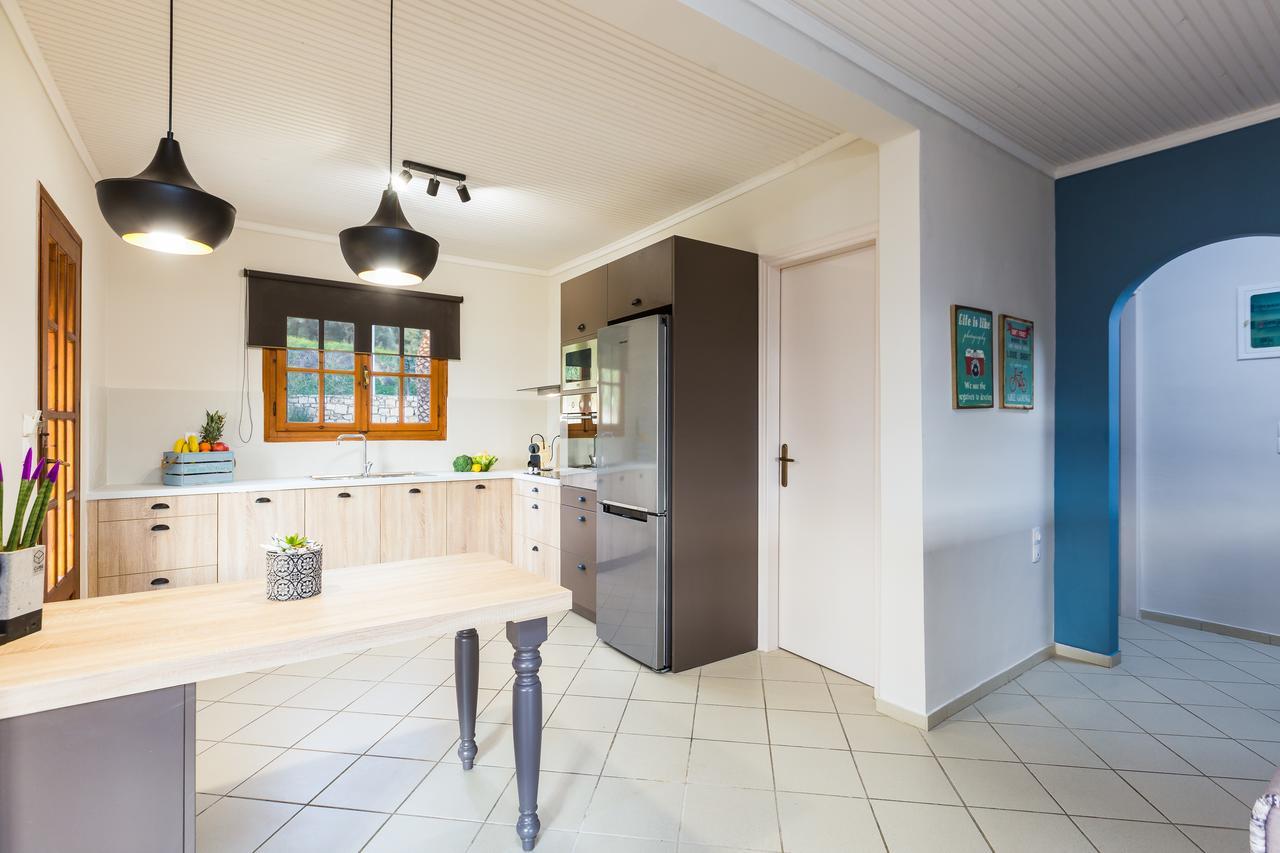 Lefkothea Villas With Large Pool, Bbq & Playground Adelianos Kampos Exterior photo